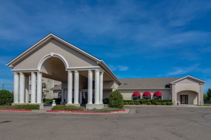 Hotel 4 of 34