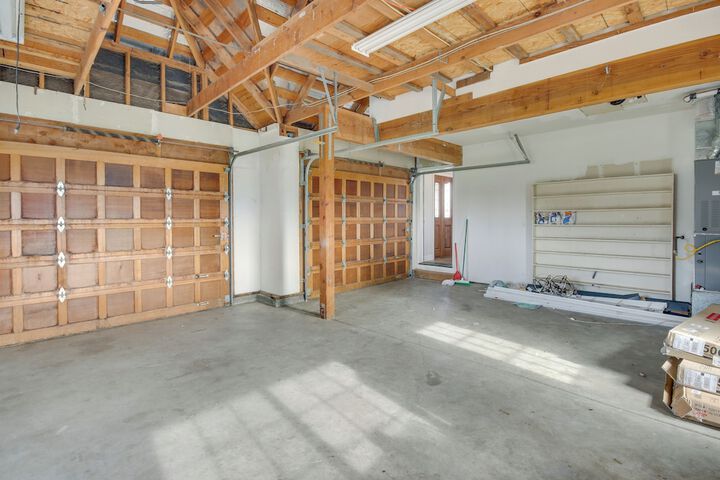 Pet-friendly Hollister Getaway w / Grill!