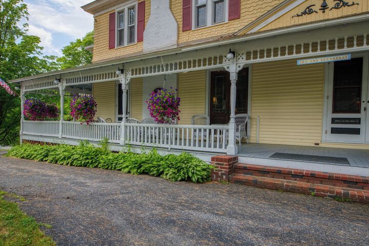 Rockwell Falls Inn and Wine Bar