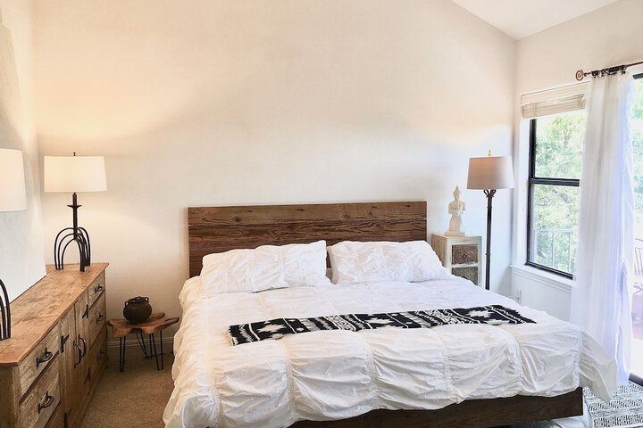 Room 83 of 108
