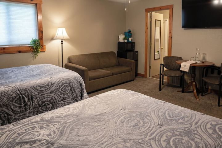 KJs Inn and Suites by OYO Gettysburg U.S. Hwy 212