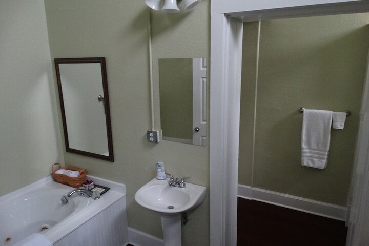 Room 30 of 69