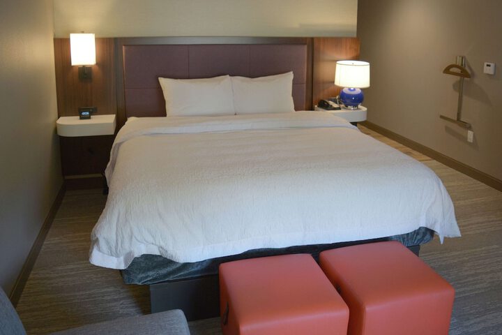Hampton Inn & Suites Philadelphia / Media