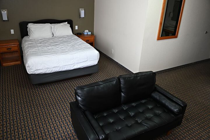 Room 14 of 25