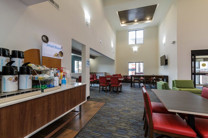 Holiday Inn Express Hotel & Suites South Bend by IHG