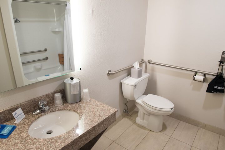 Room 16 of 45