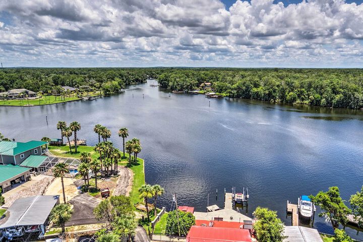 Private Dock & Water Views! Homosassa Retreat