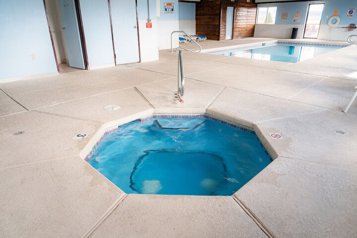 Pool 4 of 18