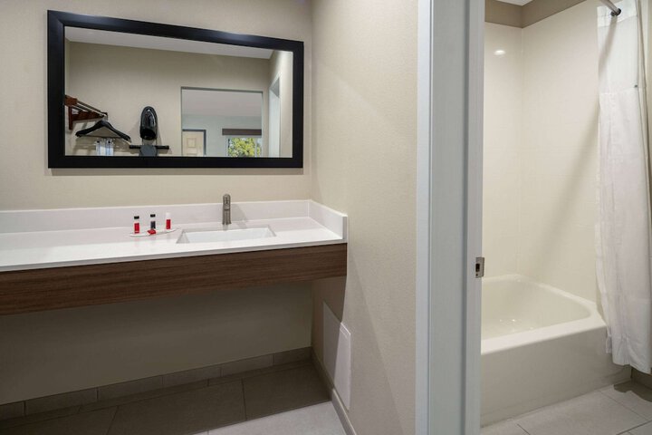 Ramada by Wyndham Modesto Yosemite Area