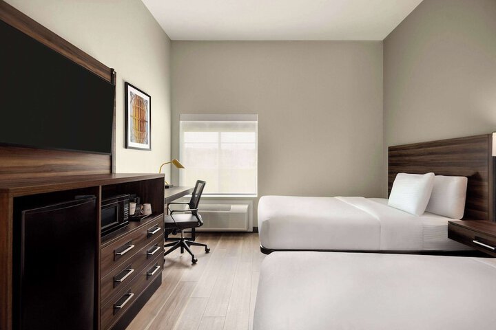 La Quinta Inn & Suites by Wyndham Gonzales LA