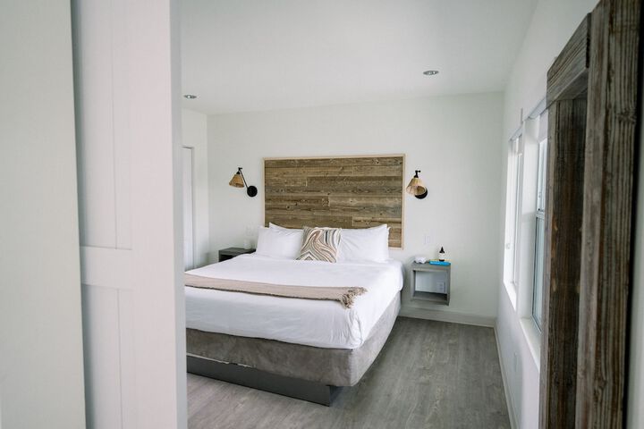 Room 9 of 38
