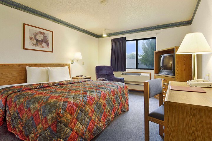 Room 22 of 28