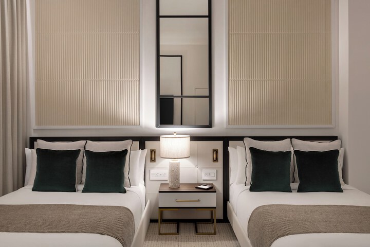 Room 48 of 59
