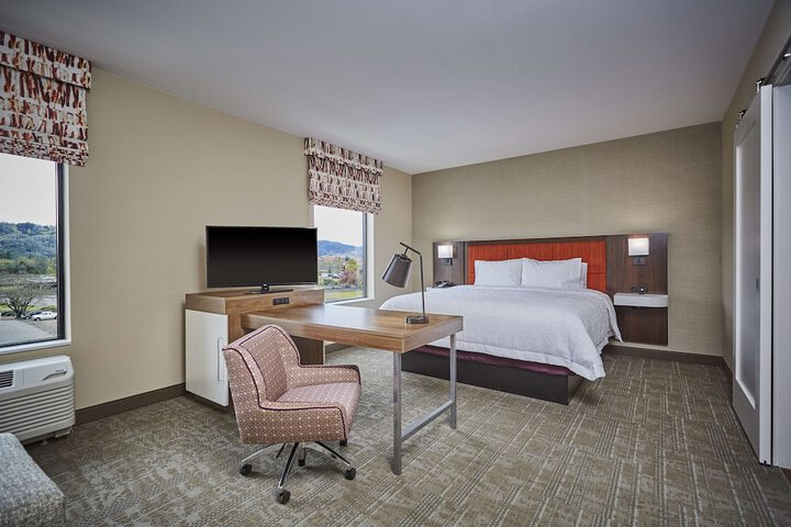 Room 13 of 35