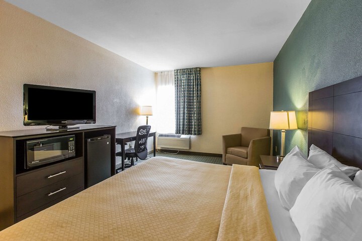Room 18 of 30
