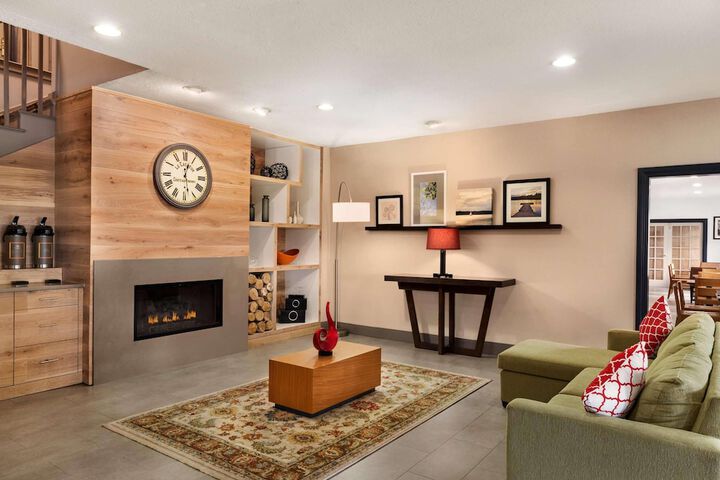 Country Inn & Suites by Radisson Romeoville I-55
