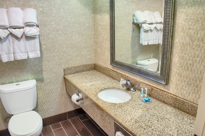 Room 32 of 63