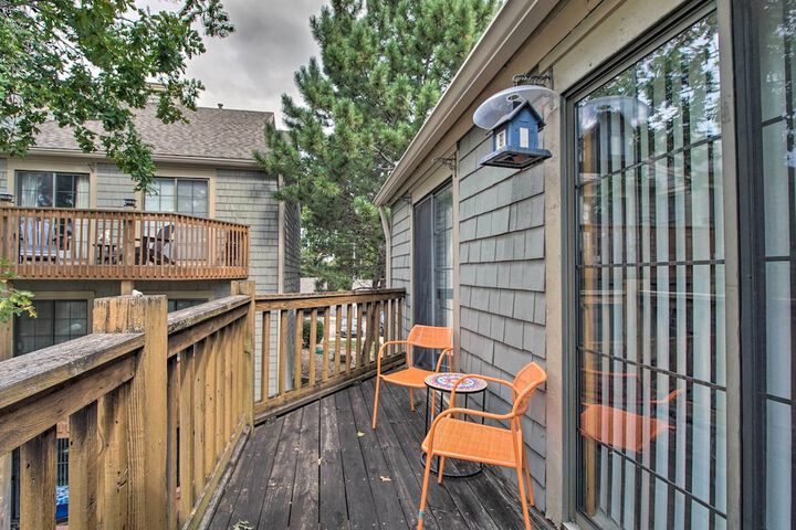 Shawnee Condo 10 Mi to Downtown Kansas City!
