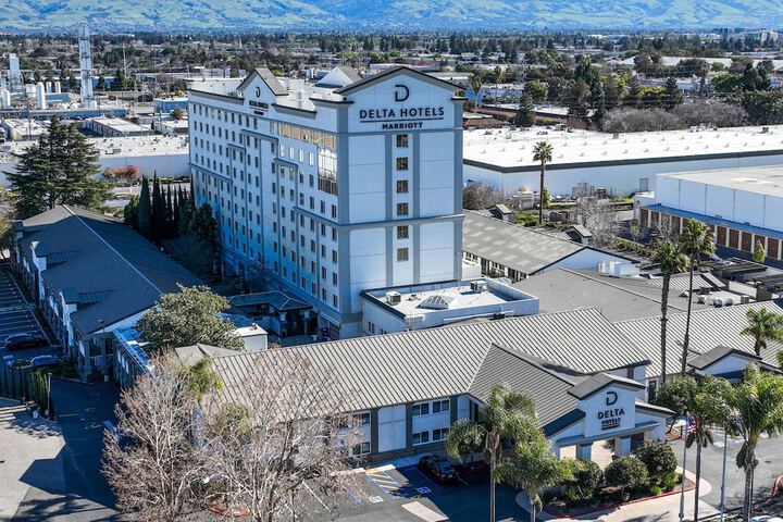 Hotel 2 of 51
