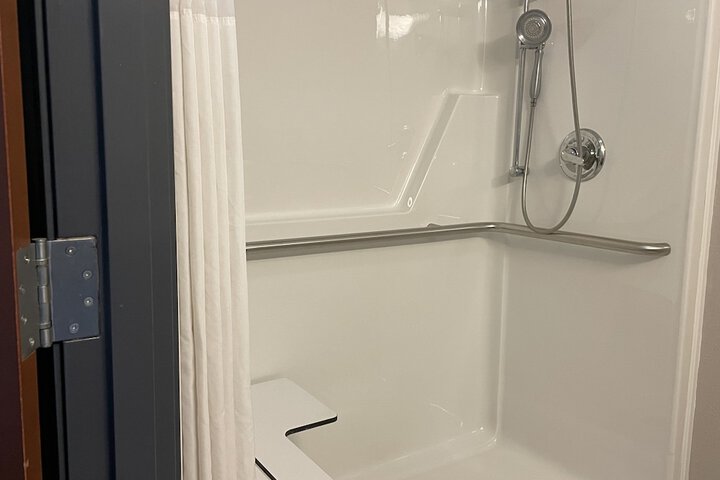Room 15 of 27