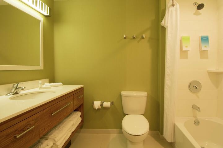 Room 21 of 38