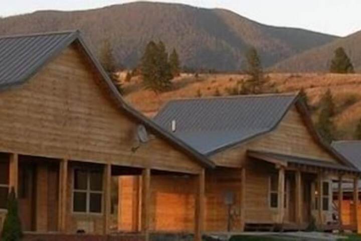 RiverStone Family Lodge