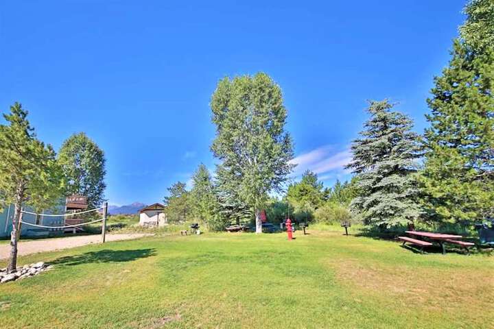Twin Rivers Condominiums by Alderwood Colorado Management