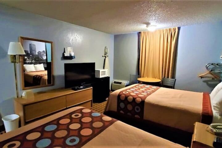 Room 14 of 18