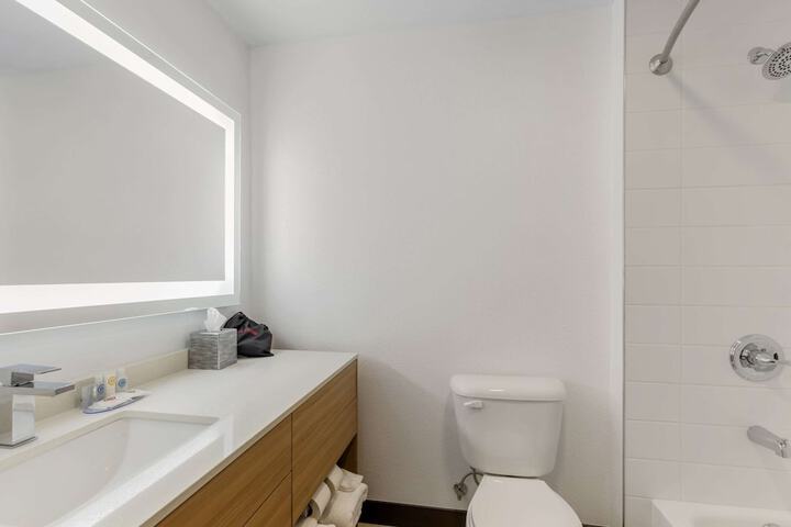 Room 14 of 32