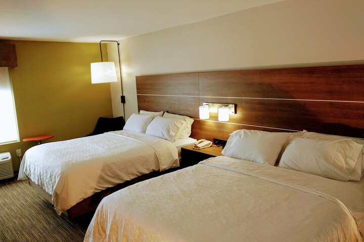 Room 43 of 82