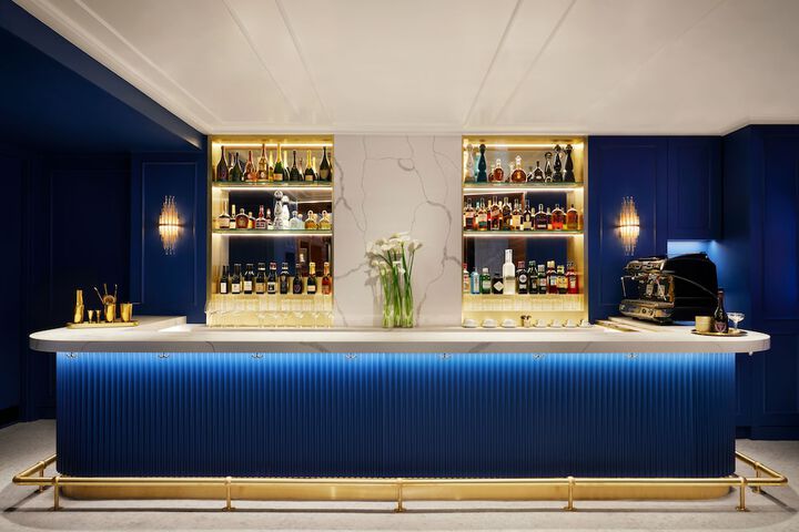 Lounge 57 of 63