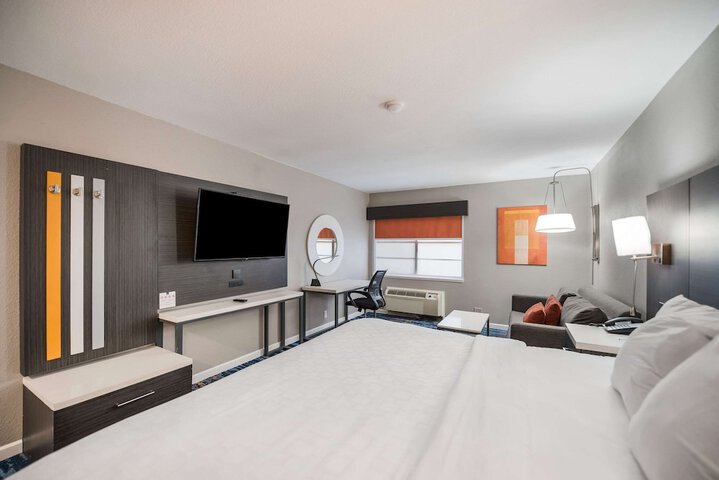 Room 26 of 32