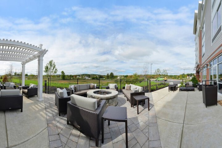 Courtyard by Marriott Boston Littleton