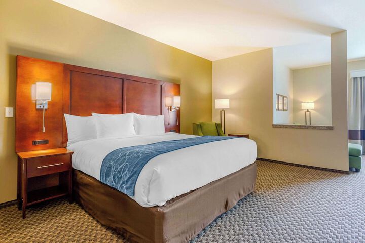 Comfort Suites Burlington near I-5