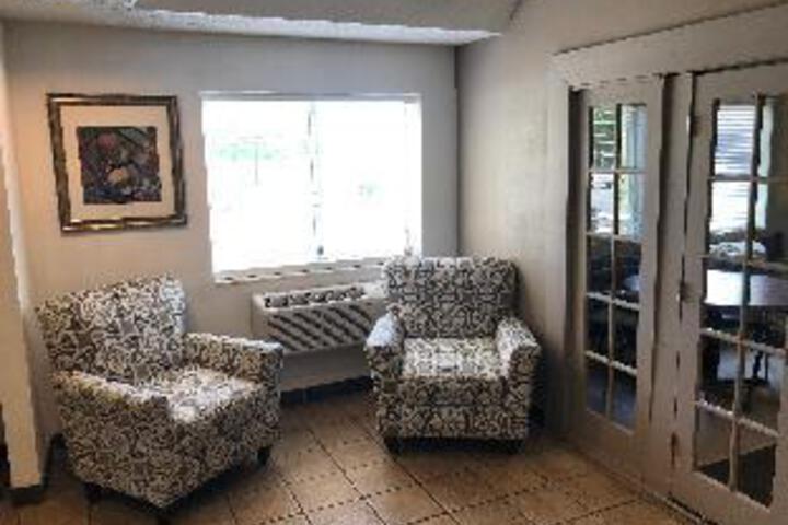 white lake Inn and suites