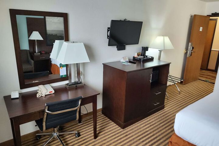 Room 16 of 44