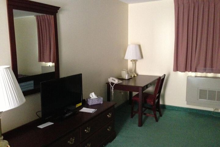 Room 34 of 40
