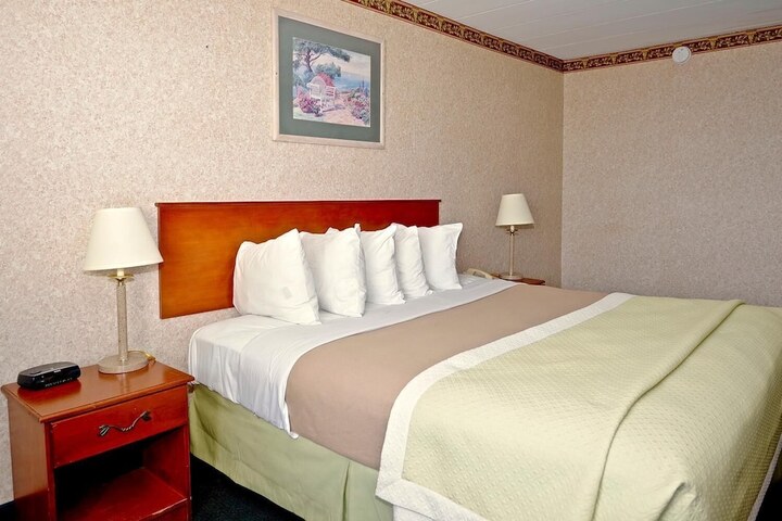 Room 21 of 28