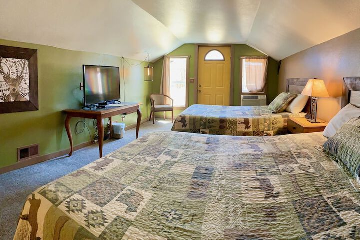 Moosehead Lodge & Cabins