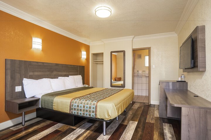 Room 31 of 37
