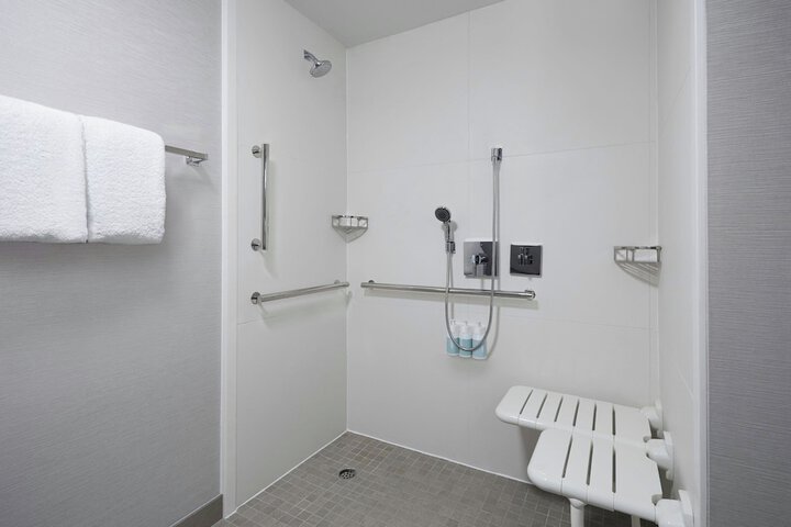 Courtyard by Marriott St. Louis Creve Coeur
