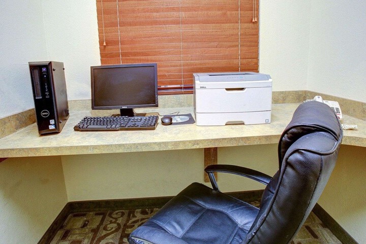 Business Center 25 of 25