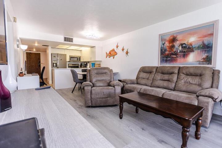 Bass & Sun Condominium 2 / 2 Bedroom