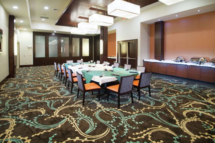 Embassy Suites by Hilton Fayetteville Fort Bragg