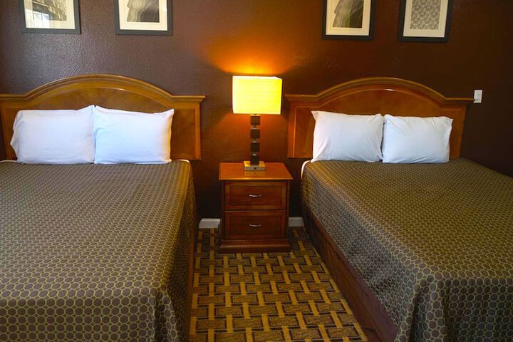 Room 21 of 28