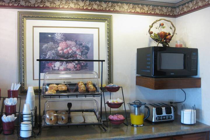 Breakfast/Coffee Service 36 of 41