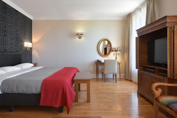 Room 18 of 47