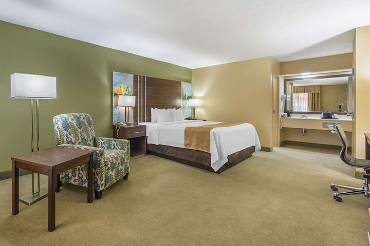 Quality Inn Paris