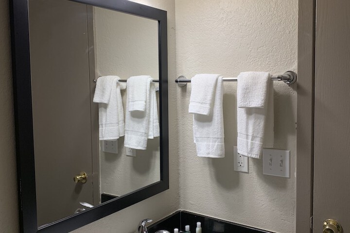 Room 15 of 23