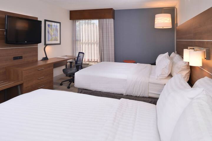 Room 30 of 50